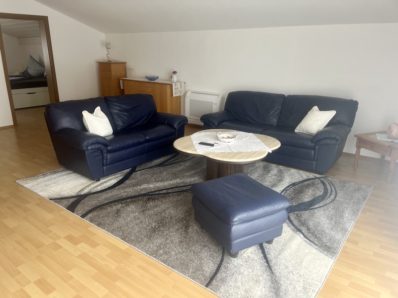 Wohnzimmer mit Couch