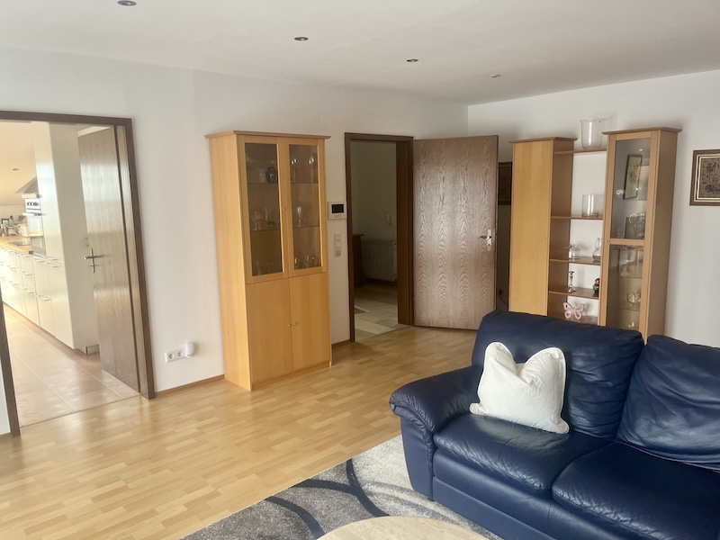 Wohnzimmer mit Couch