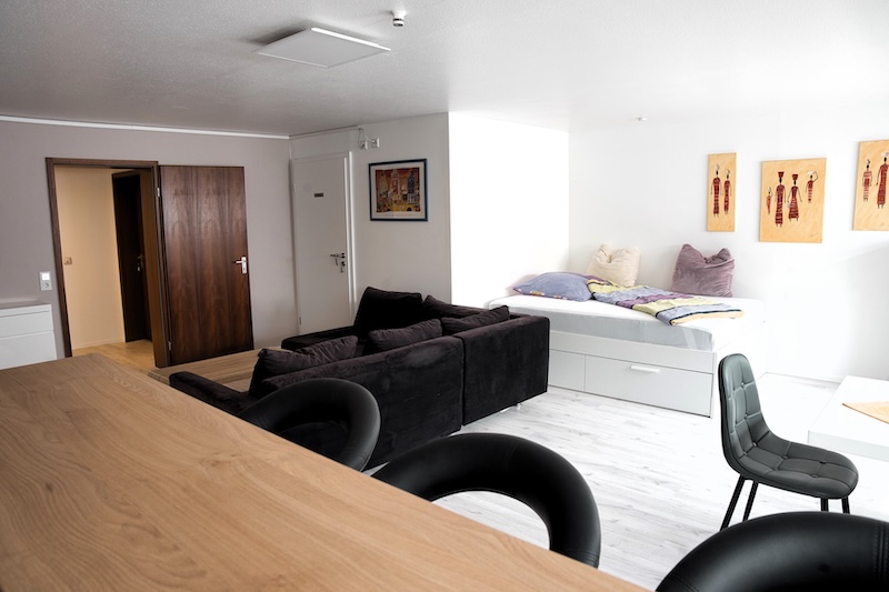 Esstisch im Esszimmer, Wohn- und Schlafbereich